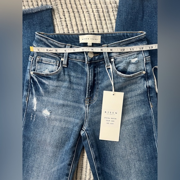 Risen Ankle Jeans - Frayed Hem - Picture 5 of 7